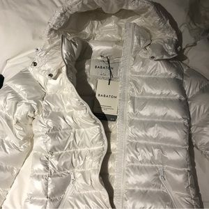 (New with tags) Babaton Aritzia Hudson Puffer white puffer mid-length coat, S